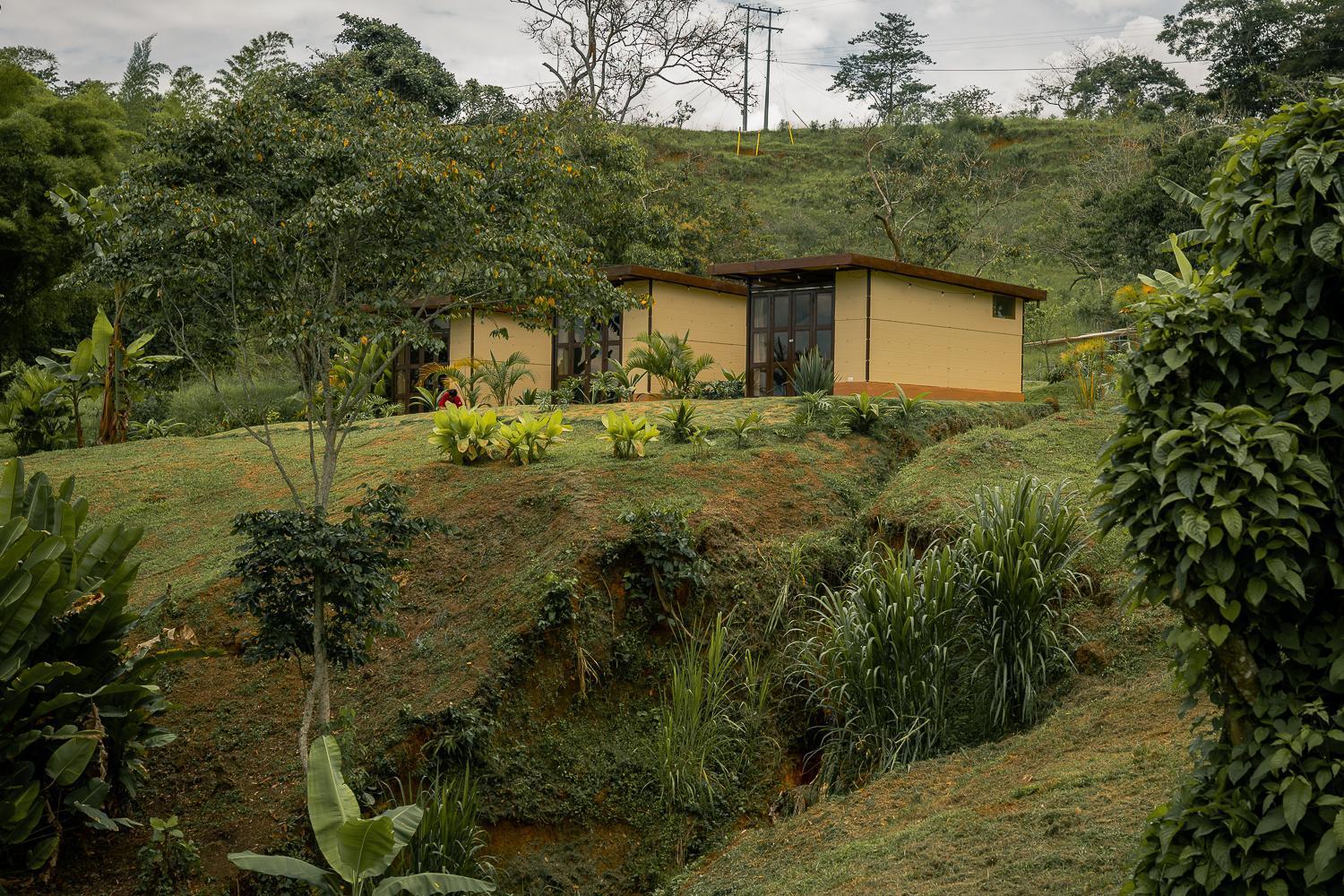 Adama Biohotel Calima Bagian luar foto